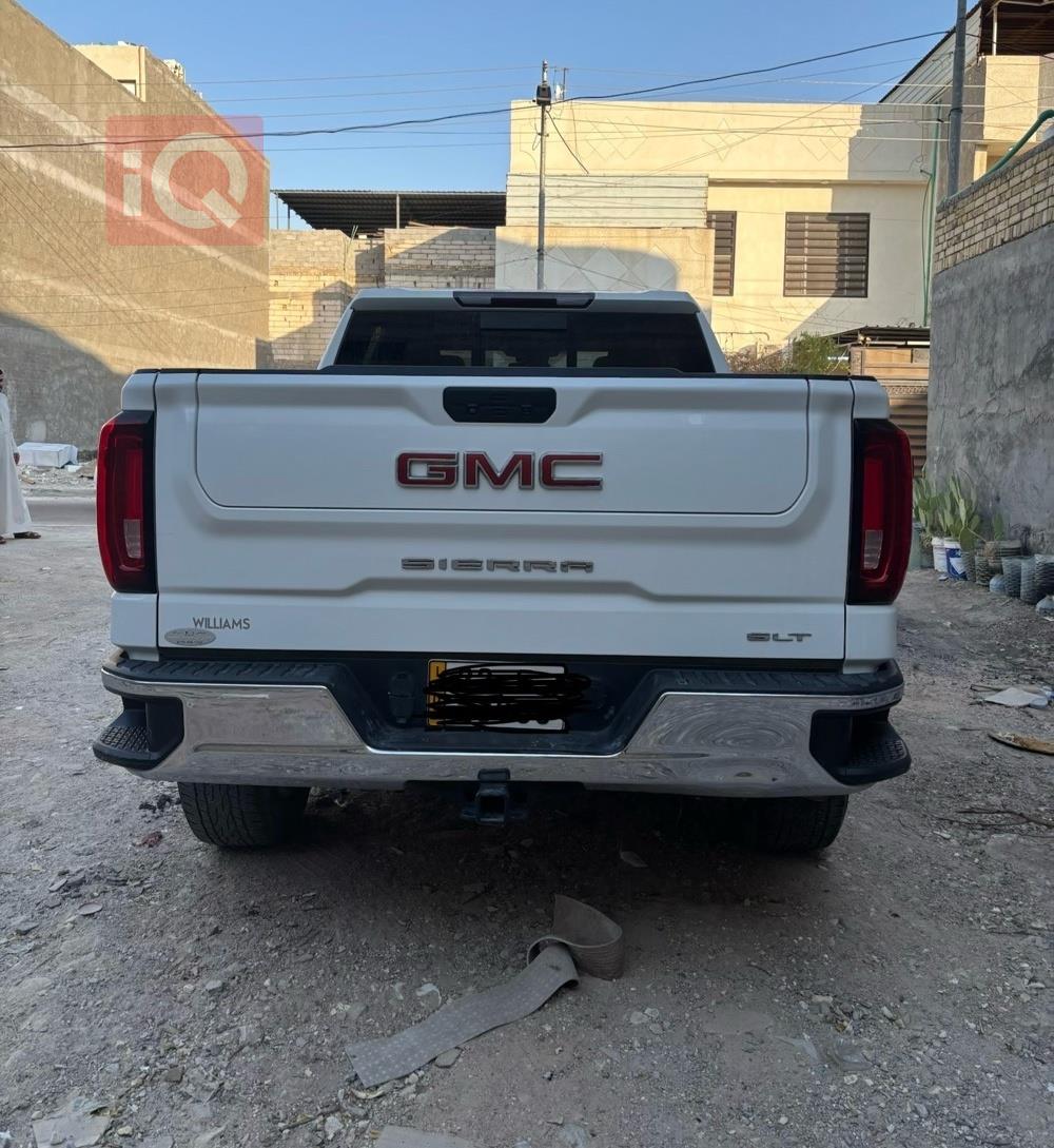 GMC Sierra